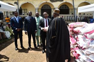 remise de don à Mfou